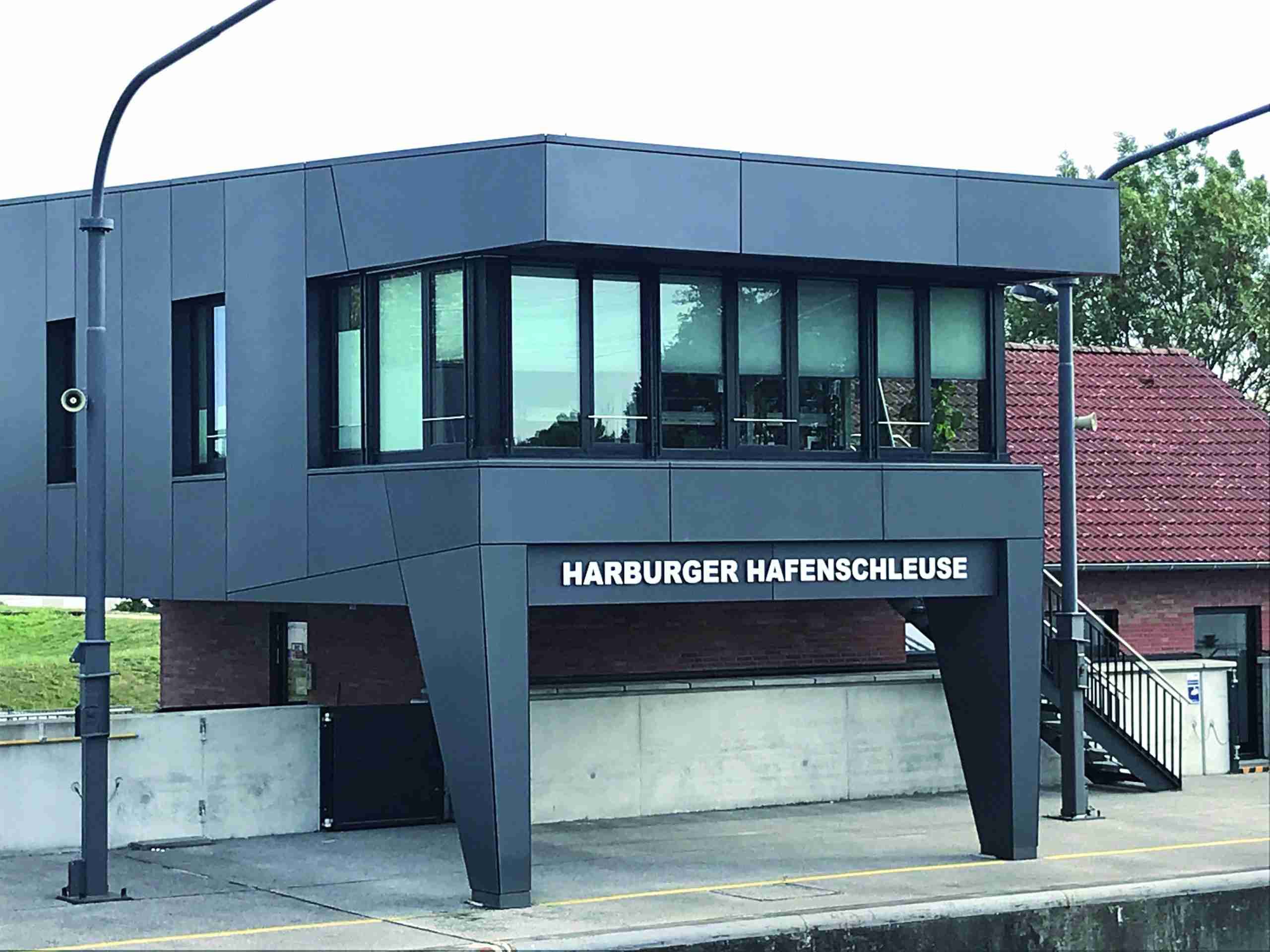Harburger Hafenschleuse